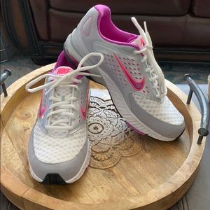 Brand New, Never worn Nike MilerWalk 2